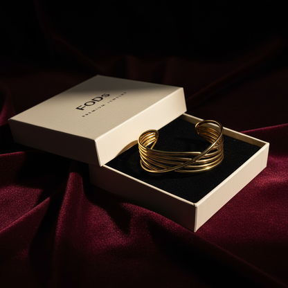 Vintage Interlock Bracelet - Velvet Background
